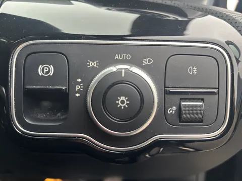 MERCEDES-BENZ A CLASS A250e AMG Line Edition Auto