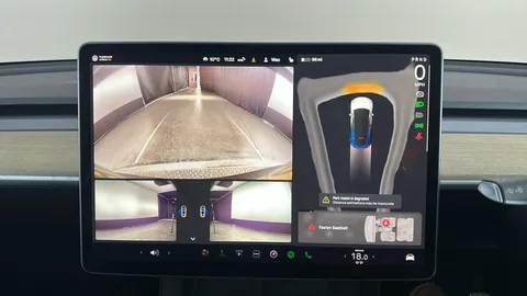 TESLA MODEL Y Performance AWD Auto