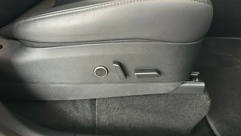 TESLA MODEL Y Performance AWD Auto