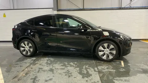 TESLA MODEL Y Long Range AWD Auto