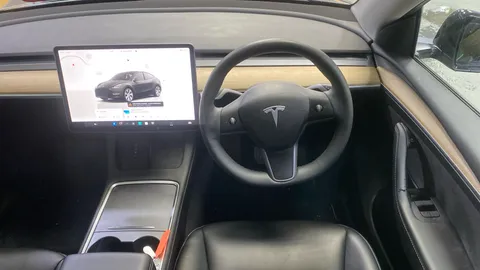 TESLA MODEL Y Long Range AWD Auto