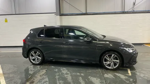 VOLKSWAGEN GOLF 1.5 eTSI 150 R-Line DSG