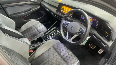 VOLKSWAGEN GOLF 1.5 eTSI 150 R-Line DSG