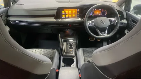 VOLKSWAGEN GOLF 1.5 eTSI 150 R-Line DSG