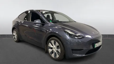 TESLA MODEL Y RWD Auto