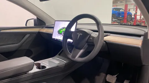 TESLA MODEL Y RWD Auto