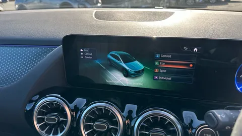 MERCEDES-BENZ EQA EQA 250+ 140kW Sport Executive 70.5kWh Auto