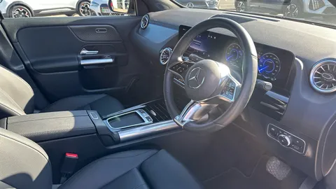 MERCEDES-BENZ EQA EQA 250+ 140kW Sport Executive 70.5kWh Auto