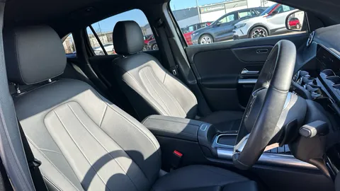 MERCEDES-BENZ EQA EQA 250+ 140kW Sport Executive 70.5kWh Auto