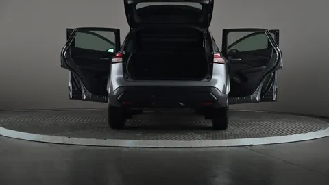 NISSAN QASHQAI 1.3 DiG-T MH Acenta Premium