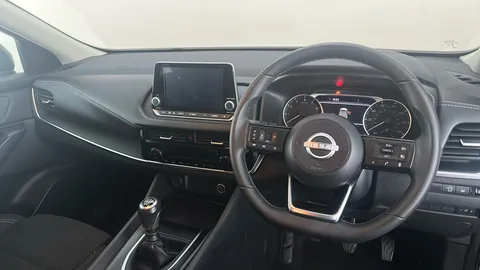 NISSAN QASHQAI 1.3 DiG-T MH Acenta Premium