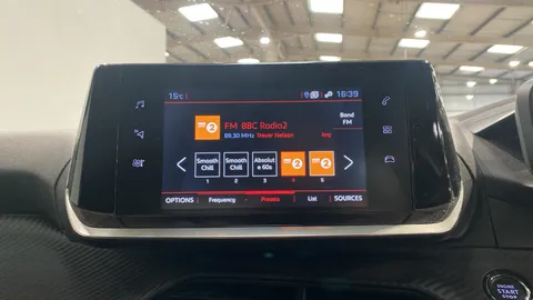 PEUGEOT 2008 1.2 PureTech Allure Premium+