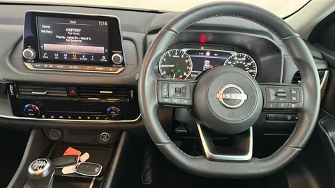 NISSAN QASHQAI 1.3 DiG-T MH Acenta Premium