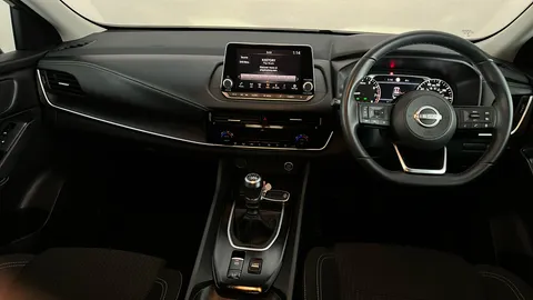NISSAN QASHQAI 1.3 DiG-T MH Acenta Premium