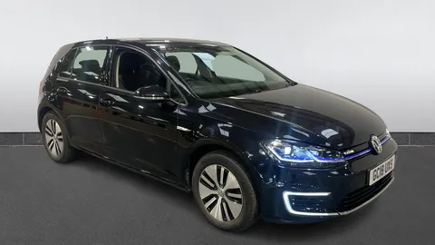 Volkswagen Golf 99kW e-Golf 35kWh Auto
