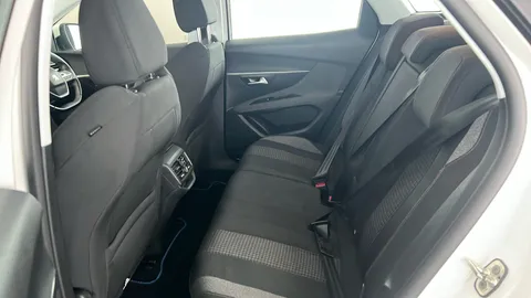 PEUGEOT 3008 1.5 BlueHDi Active