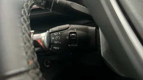 PEUGEOT 3008 1.5 BlueHDi Active