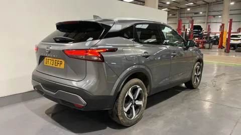 NISSAN QASHQAI 1.3 DiG-T MH N-Connecta