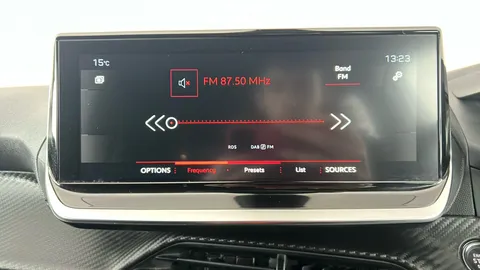 PEUGEOT 2008 1.5 BlueHDi 110 Allure Premium+