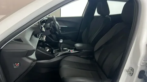 PEUGEOT 2008 1.5 BlueHDi 110 Allure Premium+