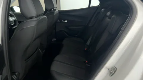 PEUGEOT 2008 1.5 BlueHDi 110 Allure Premium+