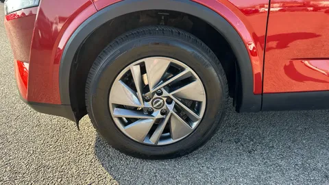 NISSAN QASHQAI 1.3 DiG-T MH Acenta Premium