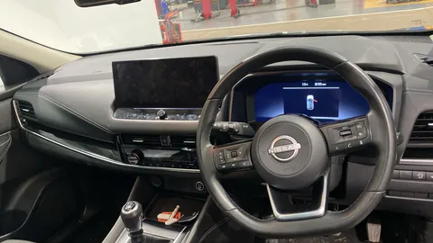 NISSAN QASHQAI 1.3 DiG-T MH N-Connecta