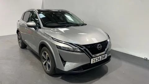 NISSAN QASHQAI 1.3 DiG-T MH N-Connecta