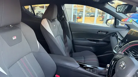 TOYOTA C-HR 1.8 Hybrid GR Sport CVT