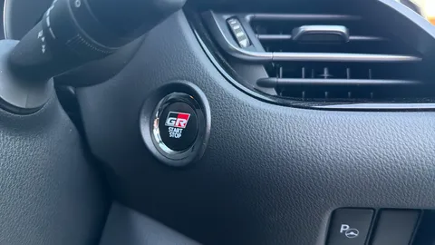 TOYOTA C-HR 1.8 Hybrid GR Sport CVT