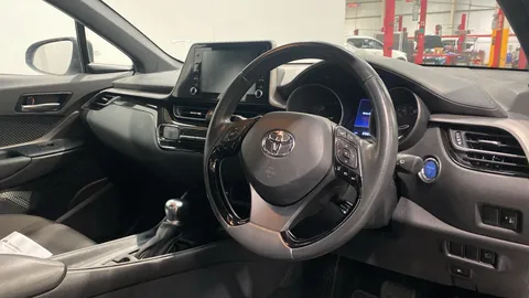 TOYOTA C-HR 1.8 Hybrid Icon CVT