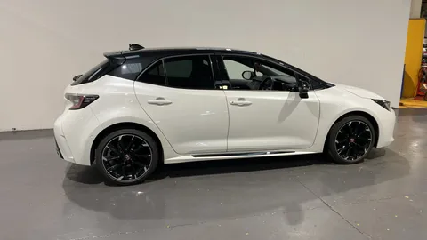 Toyota Corolla 1.8 VVT-i Hybrid GR Sport CVT