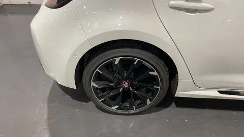 Toyota Corolla 1.8 VVT-i Hybrid GR Sport CVT