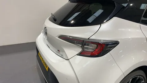 Toyota Corolla 1.8 VVT-i Hybrid GR Sport CVT