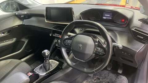 Peugeot 208 1.2 PureTech 100 Allure