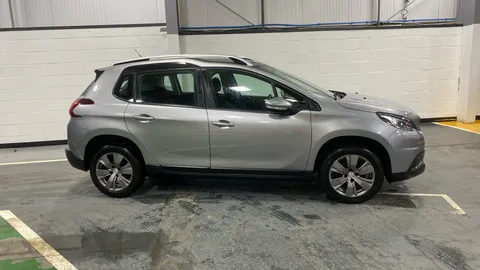 PEUGEOT 2008 1.2 PureTech Active