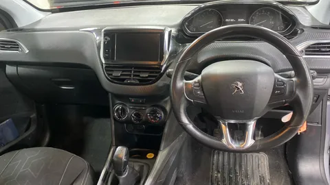 PEUGEOT 2008 1.2 PureTech Active