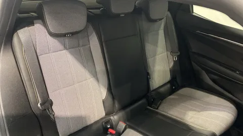 Renault Megane E-Tech EV60 160kW Launch Edition 60kWh OC Auto