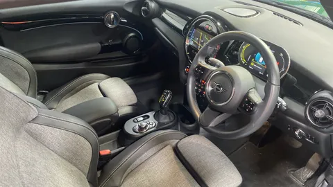 Mini Hatchback 135kW Cooper S Level 2 33kWh Auto