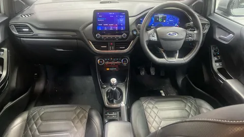 Ford Puma 1.0 EcoBoost Hybrid mHEV 155 ST-Line Vignale