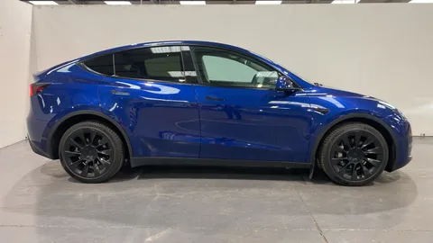 Tesla                     Model Y Long Range AWD 5dr Auto