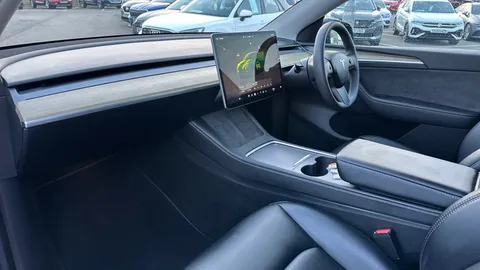 Tesla                     Model Y Long Range AWD Auto
