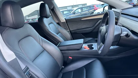 Tesla                     Model Y Long Range AWD Auto