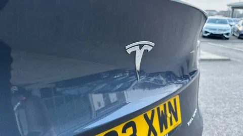 Tesla                     Model Y Long Range AWD Auto