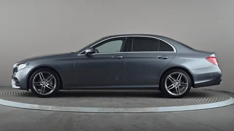 MERCEDES-BENZ E CLASS E220d AMG Line Premium 9G-Tronic