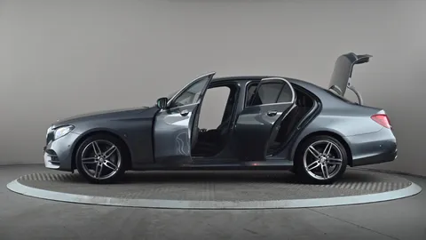 MERCEDES-BENZ E CLASS E220d AMG Line Premium 9G-Tronic