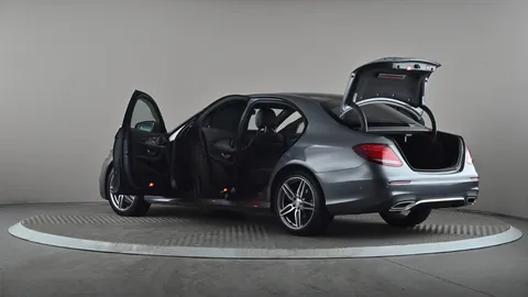 MERCEDES-BENZ E CLASS E220d AMG Line Premium 9G-Tronic