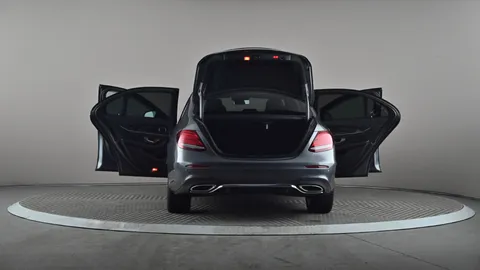 MERCEDES-BENZ E CLASS E220d AMG Line Premium 9G-Tronic