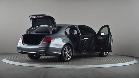 MERCEDES-BENZ E CLASS E220d AMG Line Premium 9G-Tronic