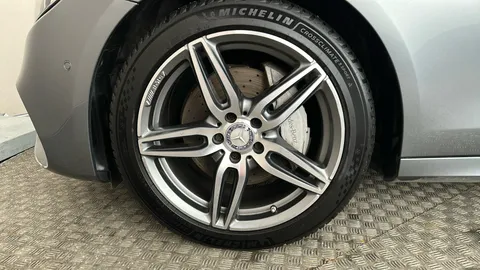 MERCEDES-BENZ E CLASS E220d AMG Line Premium 9G-Tronic